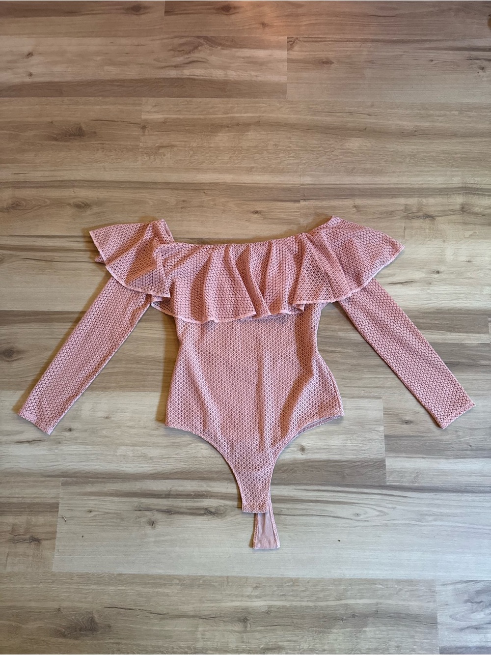 BCBGmaxAzria Pale pink eyelet off the shoulder bodysuit sz M